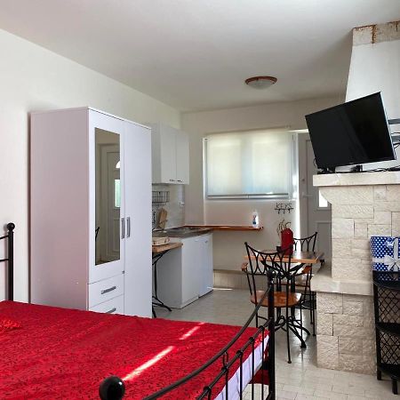 Anci Apartment Pula Luaran gambar
