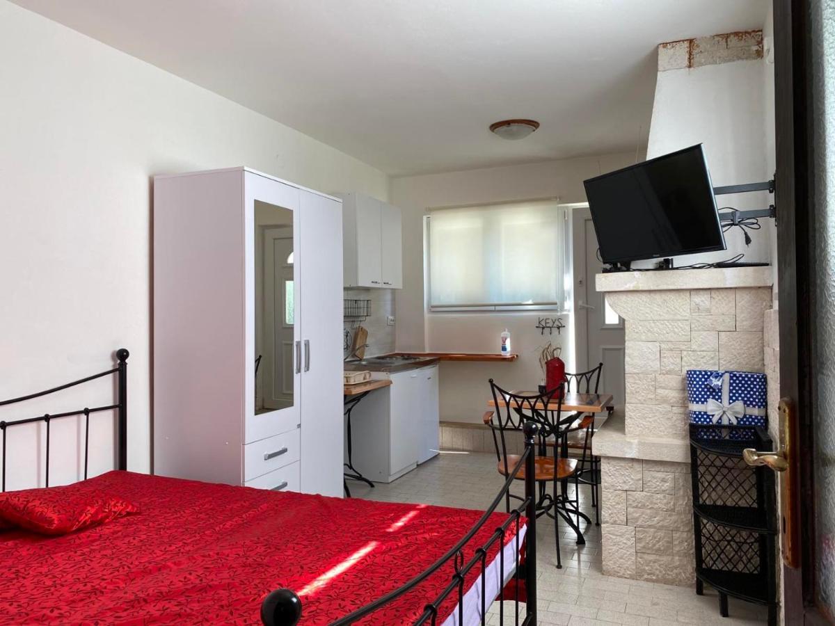 Anci Apartment Pula Luaran gambar